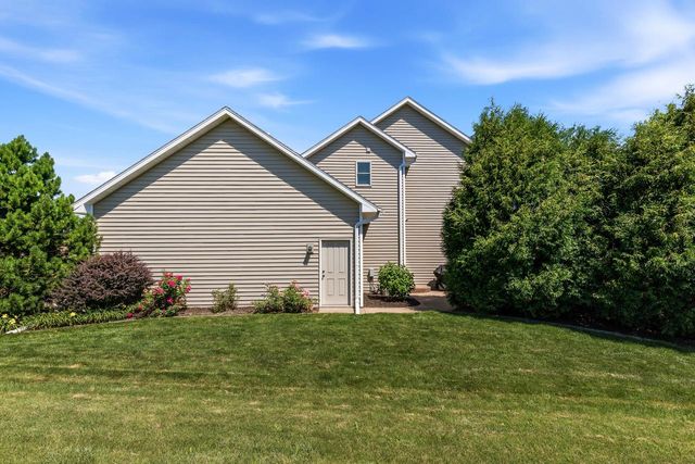 6622 N Kurey DRIVE, Appleton, WI 54913