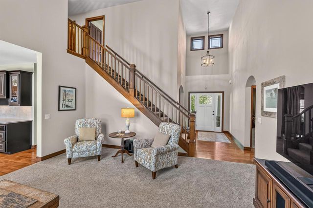 6622 N Kurey DRIVE, Appleton, WI 54913