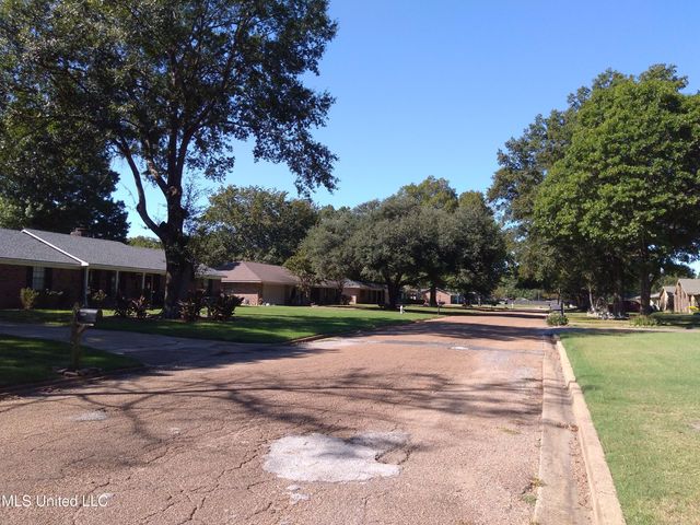 315 N Macarthur Circle, Indianola, MS 38751