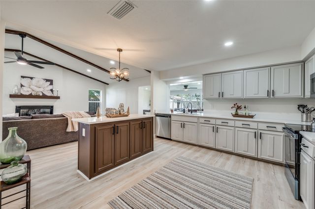 2800 Arcadia Lane, Carrollton, TX 75007