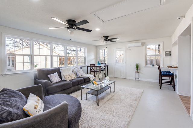 2800 Arcadia Lane, Carrollton, TX 75007