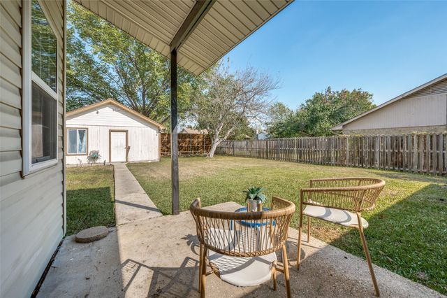 2800 Arcadia Lane, Carrollton, TX 75007