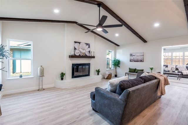 2800 Arcadia Lane, Carrollton, TX 75007