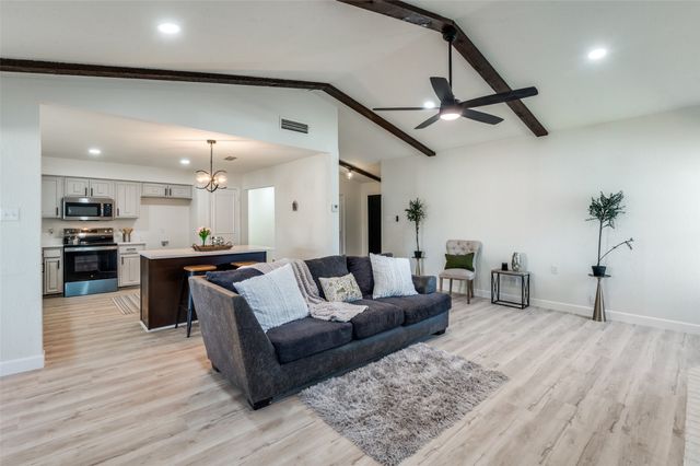 2800 Arcadia Lane, Carrollton, TX 75007