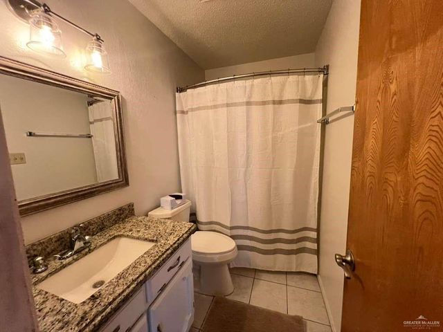 812 Santa Anna Drive, Alamo, TX 78516