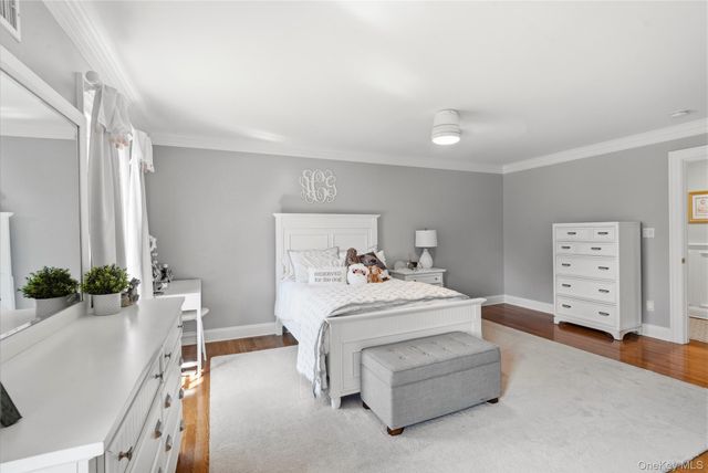 87 4th Street, Garden City, NY 11530