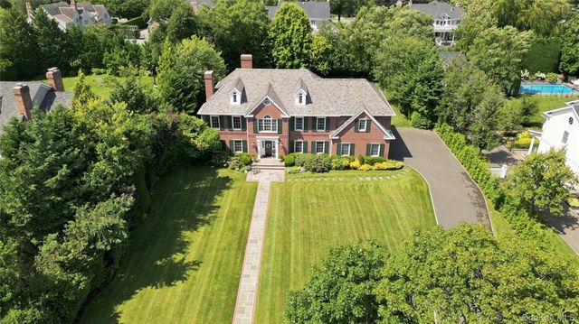 87 4th Street, Garden City, NY 11530