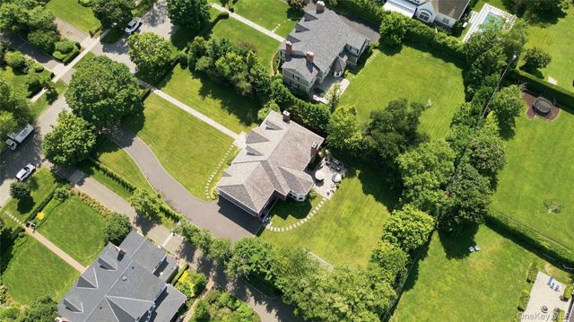 87 4th Street, Garden City, NY 11530