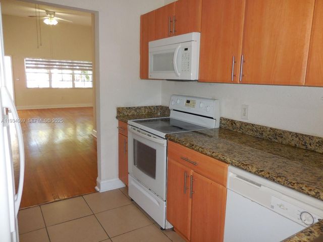 9725 Bay Harbor Ter 22, Bay Harbor Islands, FL 33154