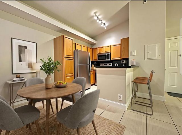 631 Lyons Road 12204, Coconut Creek, FL 33063