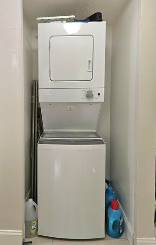 631 Lyons Road 12204, Coconut Creek, FL 33063