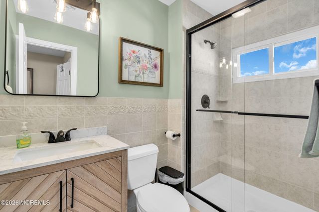 14 Monterey Lane, Manalapan, NJ 07726