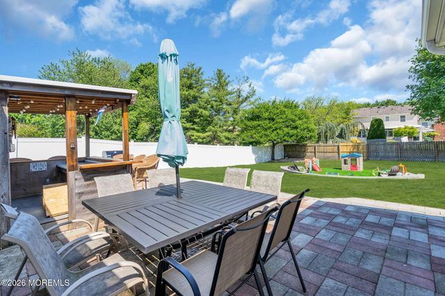 14 Monterey Lane, Manalapan, NJ 07726