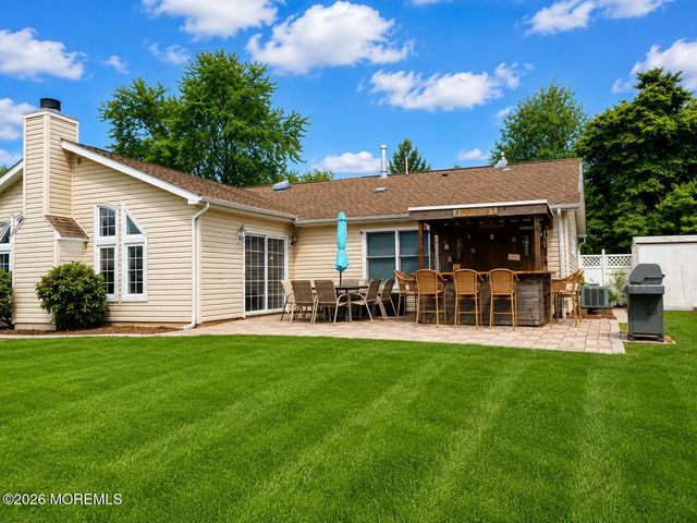 14 Monterey Lane, Manalapan, NJ 07726