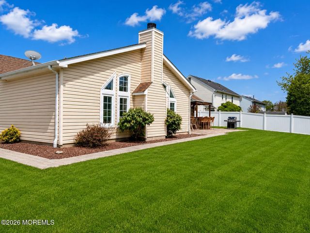 14 Monterey Lane, Manalapan, NJ 07726