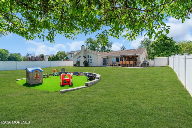 14 Monterey Lane, Manalapan, NJ 07726