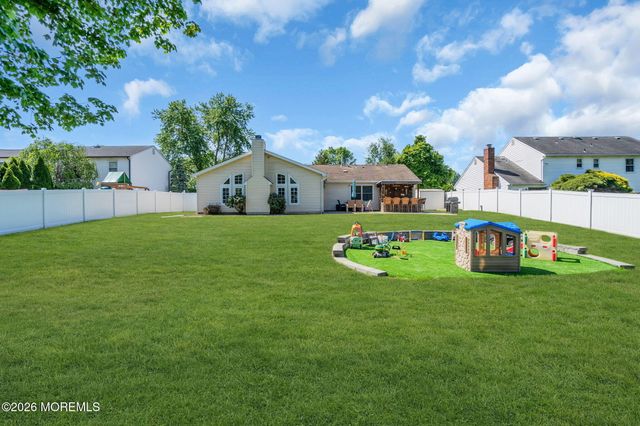 14 Monterey Lane, Manalapan, NJ 07726