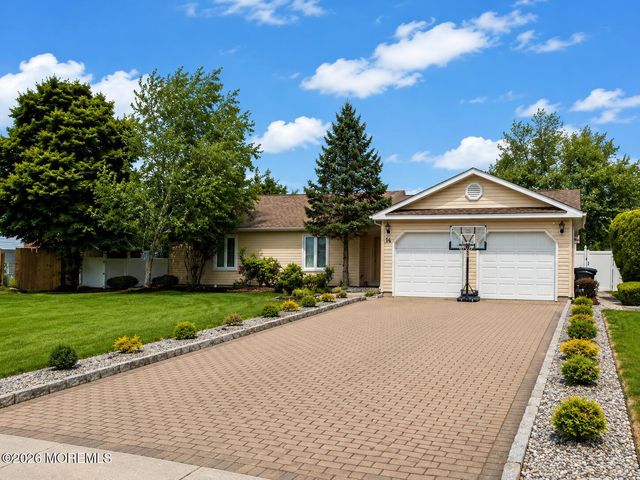 14 Monterey Lane, Manalapan, NJ 07726