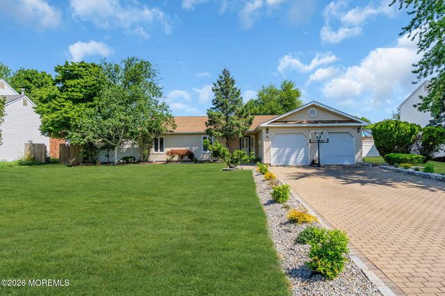 14 Monterey Lane, Manalapan, NJ 07726