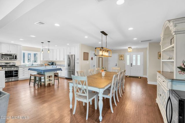 14 Monterey Lane, Manalapan, NJ 07726
