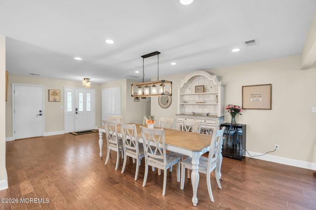 14 Monterey Lane, Manalapan, NJ 07726
