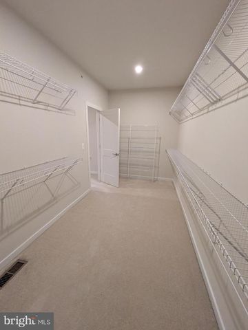 610-B PERCY PL, Manassas Park, VA 20111