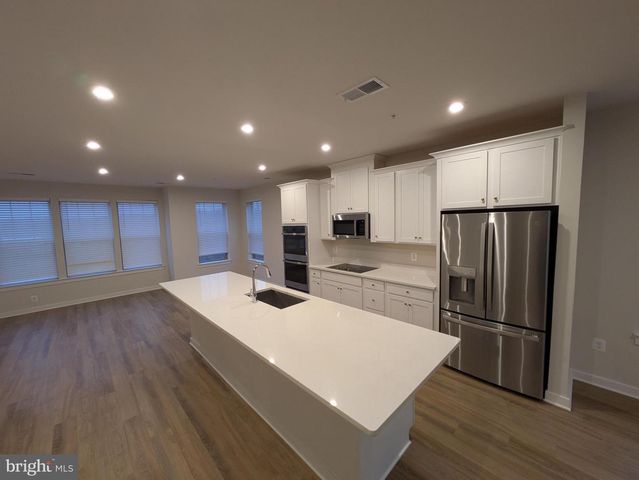 610-B PERCY PL, Manassas Park, VA 20111