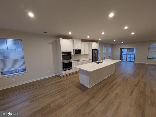 610-B PERCY PL, Manassas Park, VA 20111