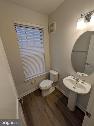 610-B PERCY PL, Manassas Park, VA 20111