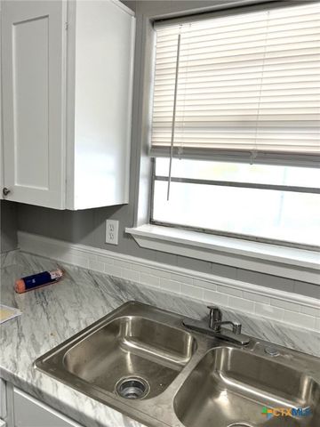 925 Holly Street, Copperas Cove, TX 76522