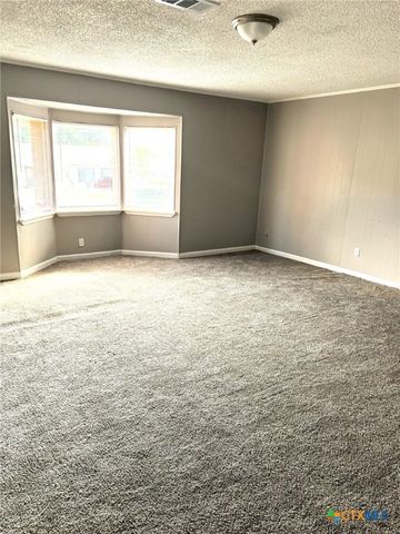 925 Holly Street, Copperas Cove, TX 76522