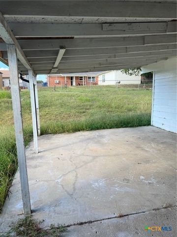 925 Holly Street, Copperas Cove, TX 76522