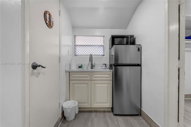 6355 SW 30th Street, Miami, FL 33155