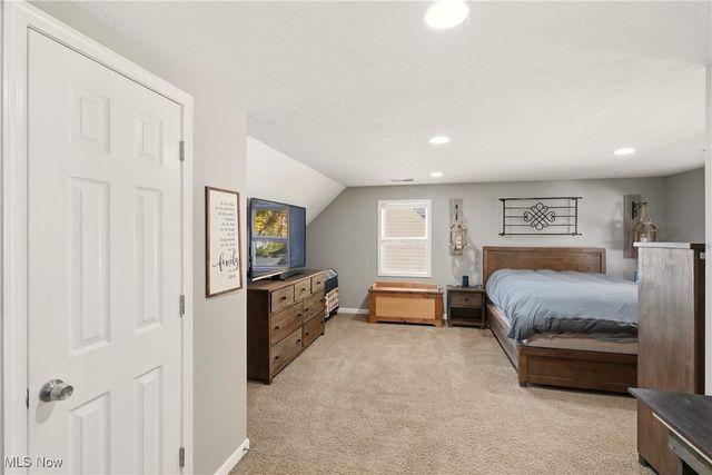 1109 Cooper Drive, Cuyahoga Falls, OH 44221