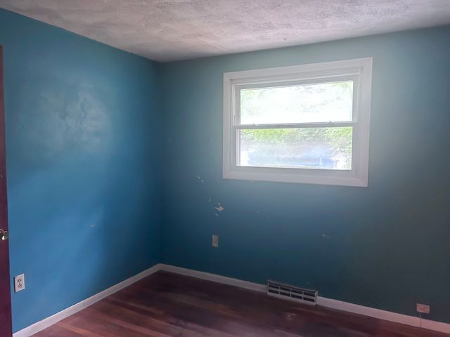 13 Lee Cir, Hudson, MA 01749