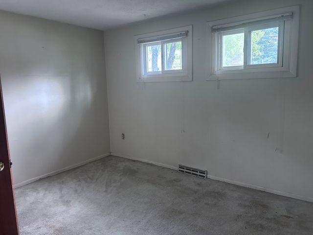 13 Lee Cir, Hudson, MA 01749