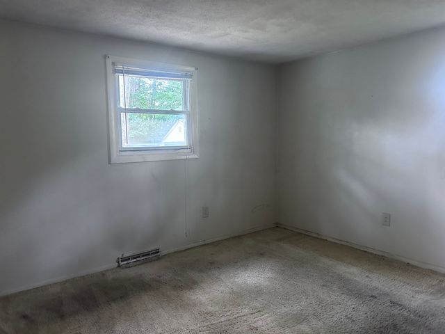 13 Lee Cir, Hudson, MA 01749