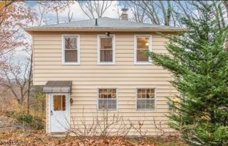 19 Skyland Ave, Wanaque Boro, NJ 07420
