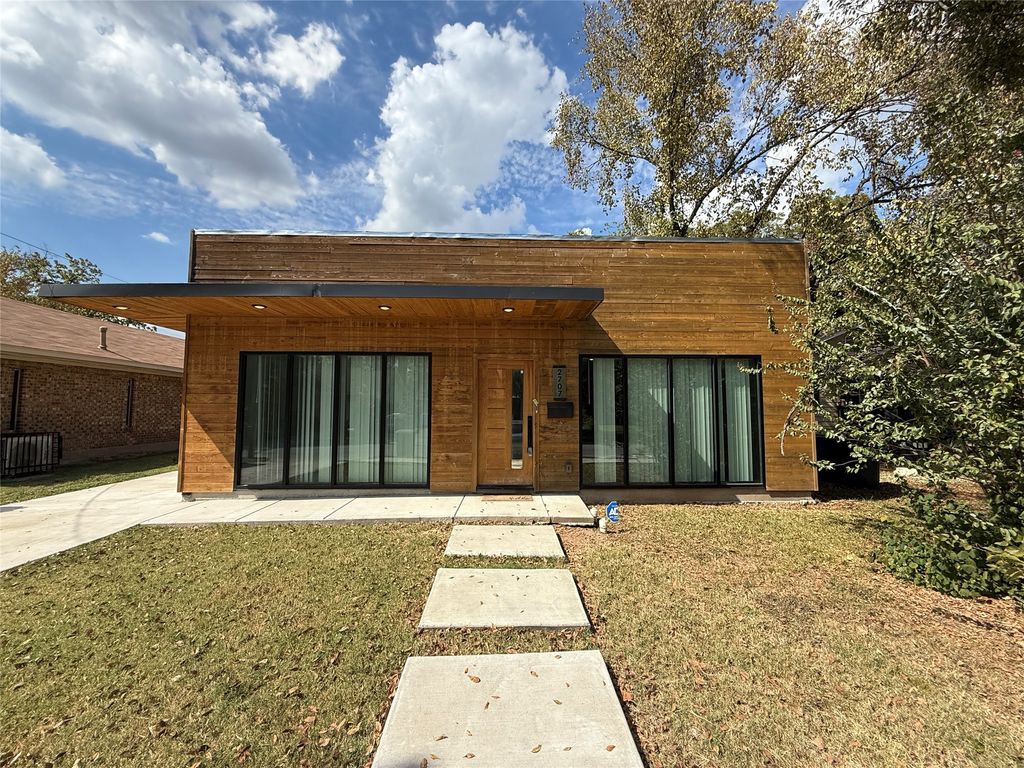 2707 Carpenter Avenue, Dallas, TX 75215