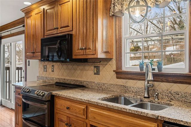 4935 Field Acres Dr, Hampton, PA 15044