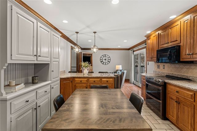 4935 Field Acres Dr, Hampton, PA 15044