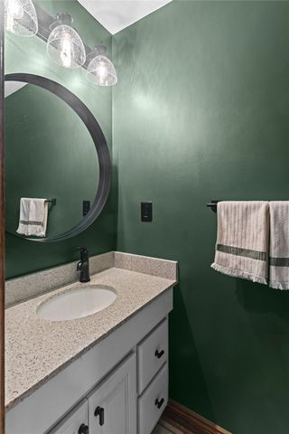 4935 Field Acres Dr, Hampton, PA 15044