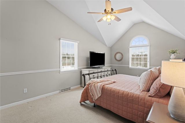 4935 Field Acres Dr, Hampton, PA 15044