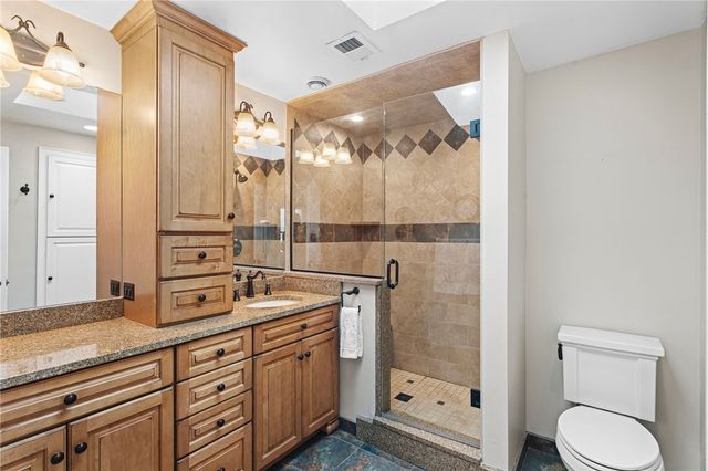 4935 Field Acres Dr, Hampton, PA 15044