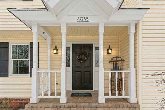 4935 Field Acres Dr, Hampton, PA 15044