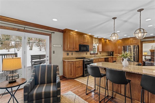 4935 Field Acres Dr, Hampton, PA 15044