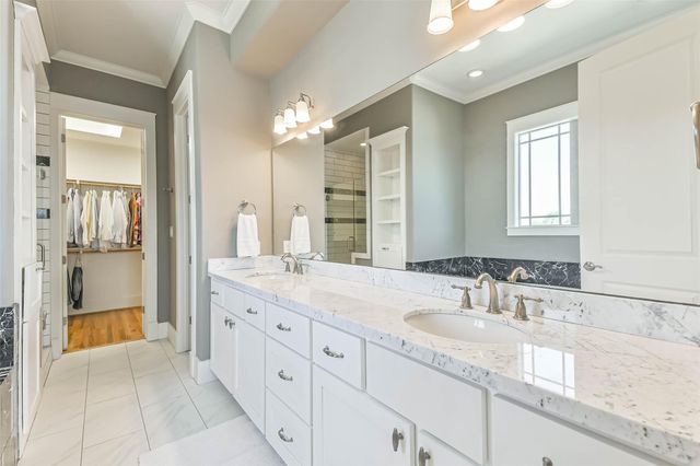 550 Oxford Street, Houston, TX 77007