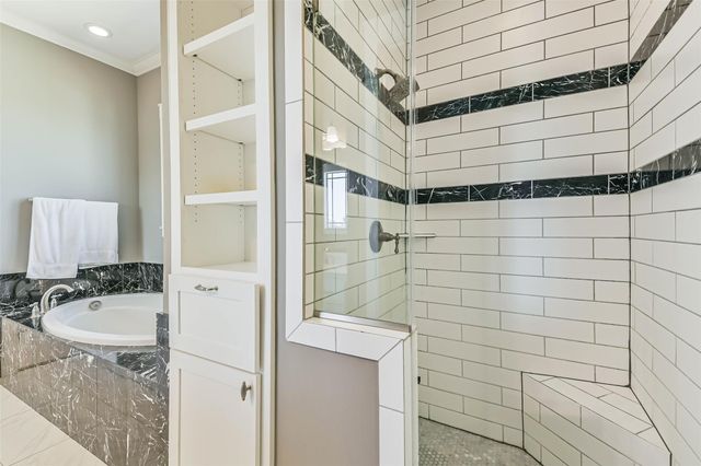 550 Oxford Street, Houston, TX 77007