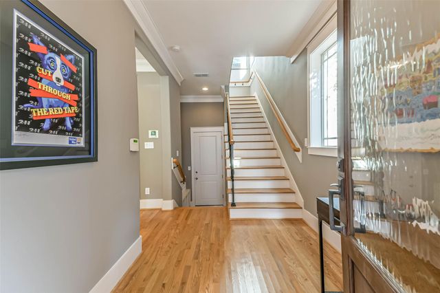 550 Oxford Street, Houston, TX 77007