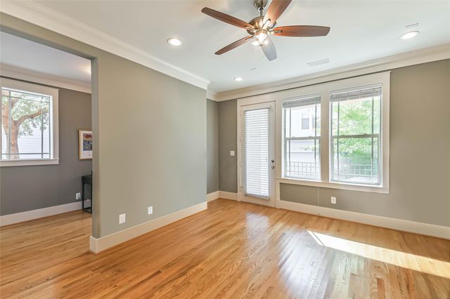 550 Oxford Street, Houston, TX 77007